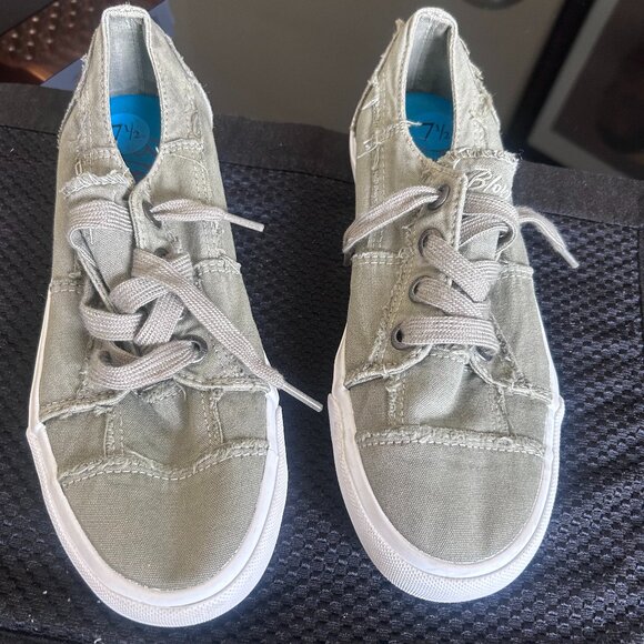 Blowfish Malibu canvas sneakers, size 7.5 - Picture 1 of 6